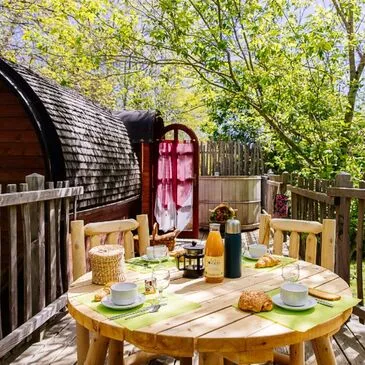 Weekend et Hébergement Insolite proche Le Nizan, à 15 min de Langon Weekend et Hébergement Insolite proche Le Nizan, à 15 min de Langon