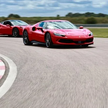 Stage en Ferrari 296 GTB - Circuit de St-Laurent-de-Mure en région Rhône-Alpes Stage en Ferrari 296 GTB - Circuit de St-Laurent-de-Mure en région Rhône-Alpes