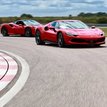 Stage en Ferrari 296 GTB - Circuit de Magny-Cours en région Bourgogne Stage en Ferrari 296 GTB - Circuit de Magny-Cours en région Bourgogne