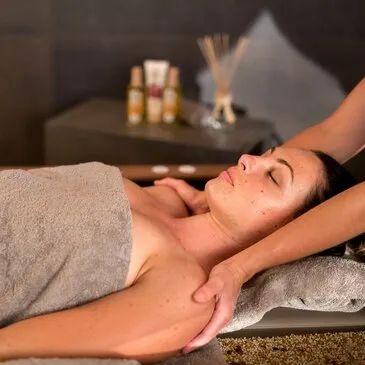 Châtel-Guyon, à 30 min de Clermont-Ferrand, Puy de dôme (63) - Spa, Massage et Soin du corps Châtel-Guyon, à 30 min de Clermont-Ferrand, Puy de dôme (63) - Spa, Massage et Soin du corps