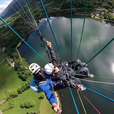 Baptême en parapente - Survol de la Vallée de Louron en région Midi-Pyrénées