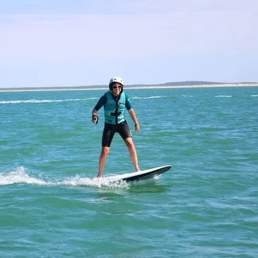 Initiation au Surf Electrique à Foil près de Royan Initiation au Surf Electrique à Foil près de Royan