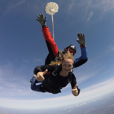 Saut en Parachute Tandem près de Charleville-Mézières