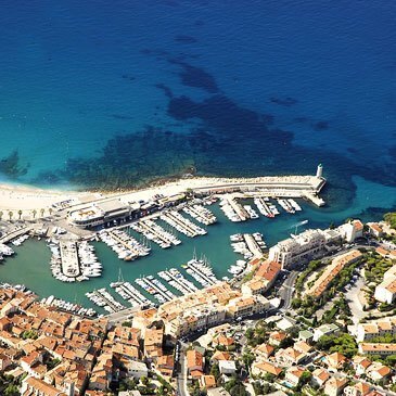 Week End Survol des Calanques de Cassis en Hélicoptère en région PACA et Corse