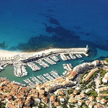 Week End Survol des Calanques de Cassis en Hélicoptère en région PACA et Corse