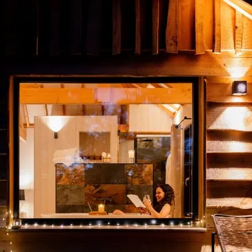 Cabane dans les Arbres avec Spa à Berat