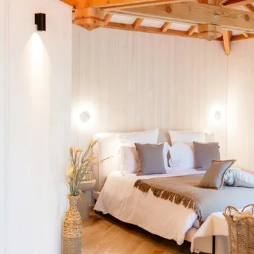 Cabane dans les Arbres avec Spa à Berat en région Midi-Pyrénées Cabane dans les Arbres avec Spa à Berat en région Midi-Pyrénées