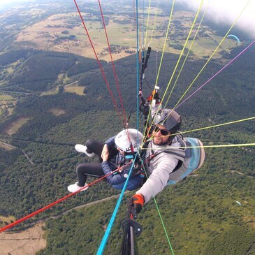 Orcines, à 20 min de Clermont-Ferrand, Puy de dôme (63) - Baptême en parapente