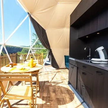 Nuit en Bulle avec Spa Privatif Près de Vallon-Pont-d'Arc en région Rhône-Alpes Nuit en Bulle avec Spa Privatif Près de Vallon-Pont-d'Arc en région Rhône-Alpes