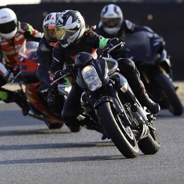 Stage de pilotage moto proche Circuit de Lédenon