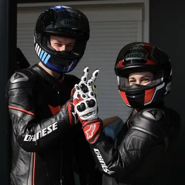 Journée de Roulage avec votre Moto - Circuit de Lédenon en région Languedoc-Roussillon Journée de Roulage avec votre Moto - Circuit de Lédenon en région Languedoc-Roussillon