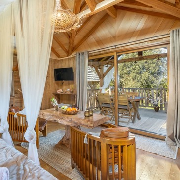 Nuit en Cabane sur Pilotis avec Spa près de Sarlat en région Aquitaine