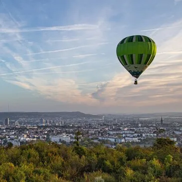 Vol en Montgolfière au Château de Fléville Vol en Montgolfière au Château de Fléville