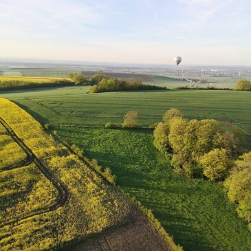 Baptême de l&#39;air montgolfière proche Château de Fléville