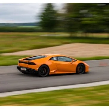 Offrir Week end Pilotage Auto et Moto en Pays-de-la-Loire Offrir Week end Pilotage Auto et Moto en Pays-de-la-Loire