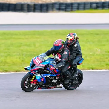 Baptême Sensations Moto en BMW S 1000 RR - Circuit de Magny-Cours Baptême Sensations Moto en BMW S 1000 RR - Circuit de Magny-Cours