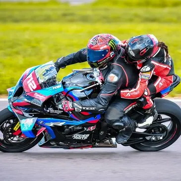 Baptême Moto sur Circuit proche Circuit de Magny-Cours - Piste Club Baptême Moto sur Circuit proche Circuit de Magny-Cours - Piste Club