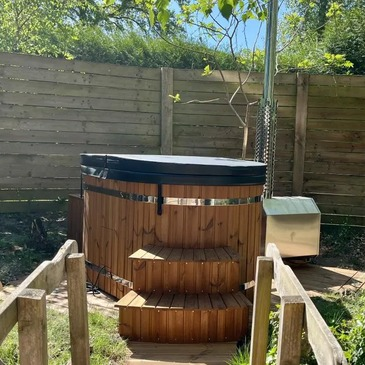 Cabane insolite avec Bain Nordique près de Château-Thierry en région Picardie Cabane insolite avec Bain Nordique près de Château-Thierry en région Picardie