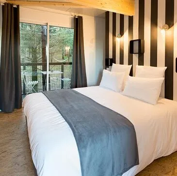 Nuit en Lodge avec Jacuzzi près de Brive en région Limousin Nuit en Lodge avec Jacuzzi près de Brive en région Limousin