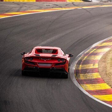 Baptême en Voiture de Sport proche Circuit de Pau-Arnos