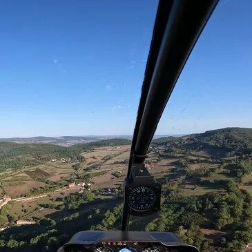 Baptême en Hélicoptère près de Dijon - Les Vignobles Bourguignons en région Bourgogne Baptême en Hélicoptère près de Dijon - Les Vignobles Bourguignons en région Bourgogne