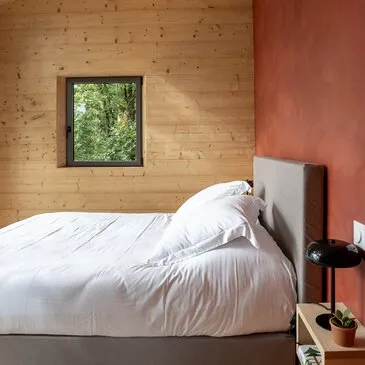 Cabane dans les Arbres avec Jacuzzi Privatif près d'Agen Cabane dans les Arbres avec Jacuzzi Privatif près d'Agen