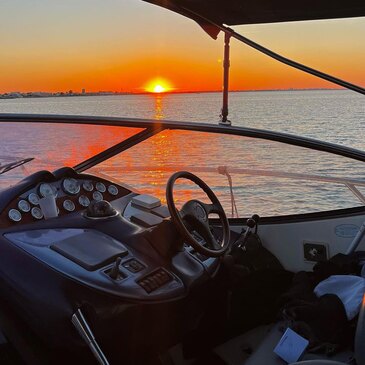 Nuit sur un Yacht avec Balade en Mer près de Montpellier en région Languedoc-Roussillon