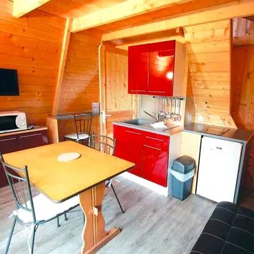 Nuit en Cabane sur Pilotis au Zoo de Cerza en région Normandie Nuit en Cabane sur Pilotis au Zoo de Cerza en région Normandie