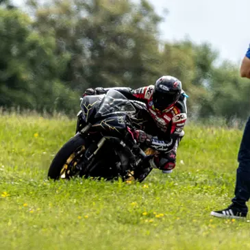 Stage de Pilotage Moto - Circuit de Clastres Stage de Pilotage Moto - Circuit de Clastres