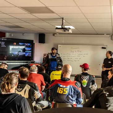 Stage de pilotage moto, département Sarthe Stage de pilotage moto, département Sarthe