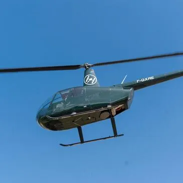 Baptême en Hélicoptère - Survol du Luberon en région PACA et Corse Baptême en Hélicoptère - Survol du Luberon en région PACA et Corse