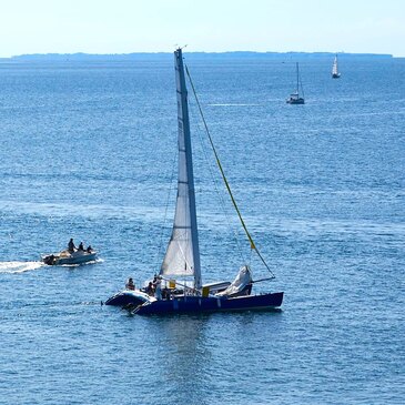 Journée en Catamaran de Course à Névez - Ile de Groix / Glénan