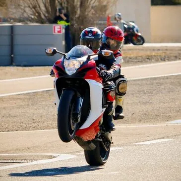 Baptême Moto sur Circuit, département Var Baptême Moto sur Circuit, département Var