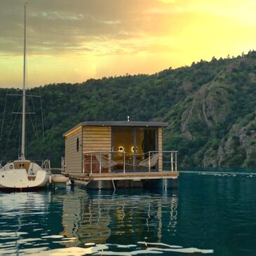 Nuit Insolite en House Boat au coeur des Gorges de la Loire