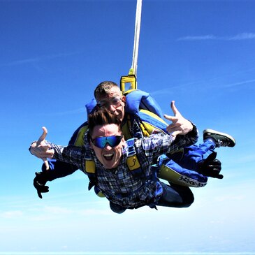 Saut en Parachute Tandem à Amiens