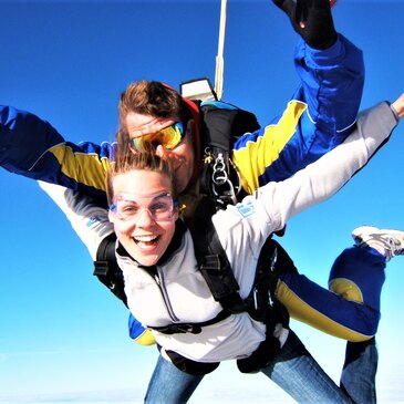 Saut en Parachute Tandem à Amiens en région Picardie