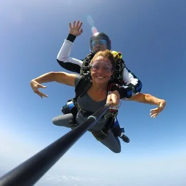 Saut en parachute proche Aérodrome d'Eu-Le Tréport-Mers Saut en parachute proche Aérodrome d'Eu-Le Tréport-Mers