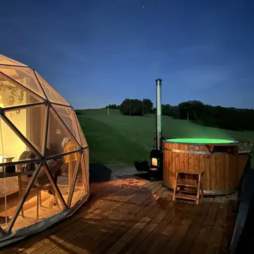 Dormir dans un Dôme avec Bain Nordique Privatif près d'Albi en région Midi-Pyrénées Dormir dans un Dôme avec Bain Nordique Privatif près d'Albi en région Midi-Pyrénées