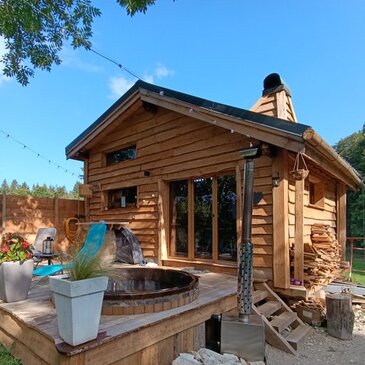 Cabane avec Bain Nordique et Sauna Privatif au Cœur du Haut Jura