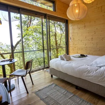 Cabane sur Pilotis au Domaine des Coteaux à Laparade Cabane sur Pilotis au Domaine des Coteaux à Laparade