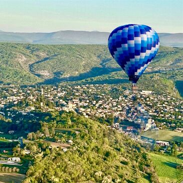 Banon, Alpes de Haute Provence (04) - Baptême de l&#39;air montgolfière