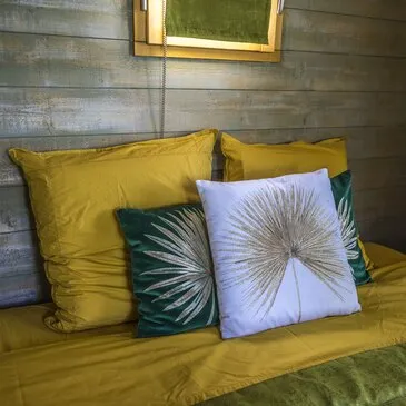 Cabane dans les Arbres avec Bain Nordique à Savignac-de-Miremont Cabane dans les Arbres avec Bain Nordique à Savignac-de-Miremont