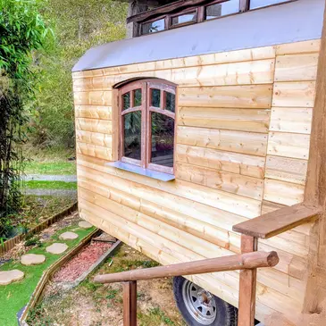 Réserver Weekend et Hébergement Insolite département Pyrénées atlantiques