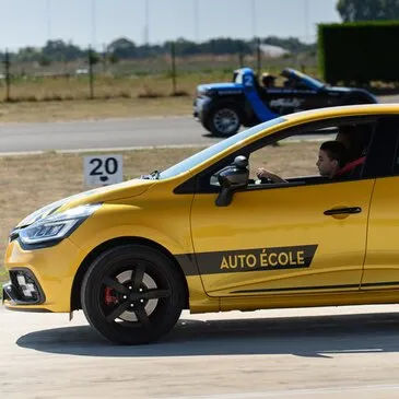 Offrir Stage de Pilotage pour Enfant en Aquitaine Offrir Stage de Pilotage pour Enfant en Aquitaine