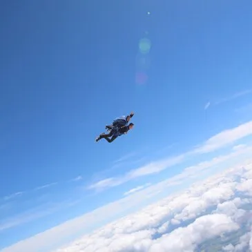 Saut en parachute en région PACA et Corse Saut en parachute en région PACA et Corse