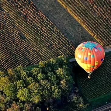Vol en Montgolfière au Château de Rully - Vignobles de Bourgogne Vol en Montgolfière au Château de Rully - Vignobles de Bourgogne