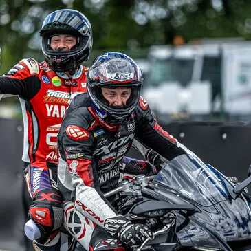Baptême Moto sur Circuit, département Côte d'or Baptême Moto sur Circuit, département Côte d'or