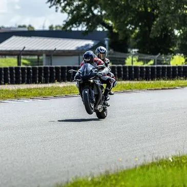 Baptême Moto sur Circuit en région Bourgogne Baptême Moto sur Circuit en région Bourgogne