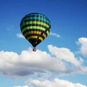 Vol en Montgolfière à Puyjourdes - Les Causses du Quercy Vol en Montgolfière à Puyjourdes - Les Causses du Quercy