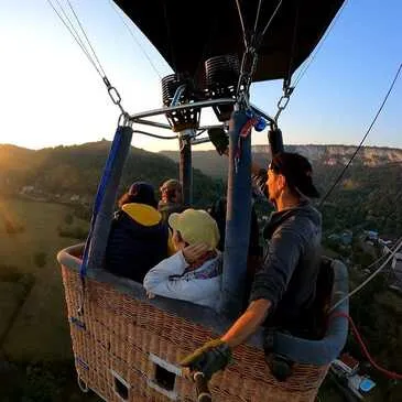 Baptême de l'air montgolfière en région Midi-Pyrénées Baptême de l'air montgolfière en région Midi-Pyrénées